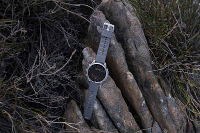 Garmin fenix 9 Pro inReach 51mm Titanium/Graphite Sport Band