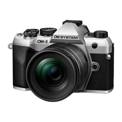 Olympus OM-5 II body silver Zuiko Digital 12-45mm f/4 PRO