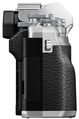 Olympus E-M10 Mark IV 14-150 stříbrný