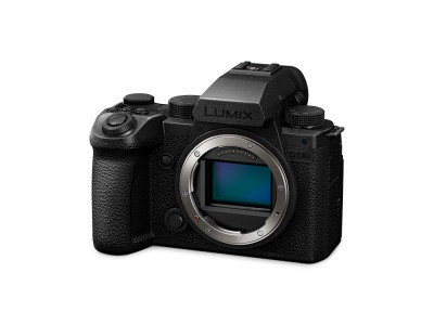Panasonic LUMIX S5 M2X + Lumix S 24-105mm f/4.0