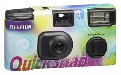 FujiFilm QUICKSNAP duhový s bleskem 400 135/27