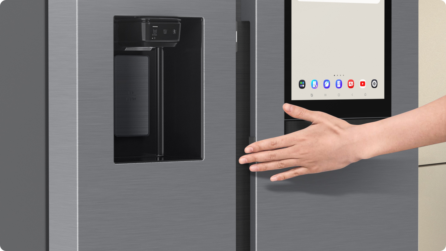 Americká chladnička Samsung RS90F66BEFEO FamilyHub automatické otevírání dveří