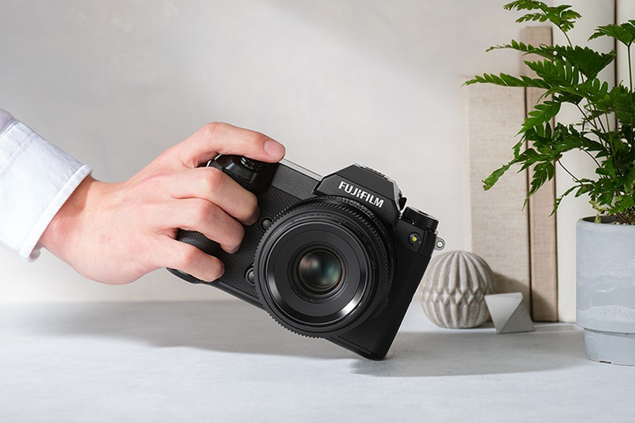 Digitální fotoaparát FujiFilm GFX 100S II, konstrukce