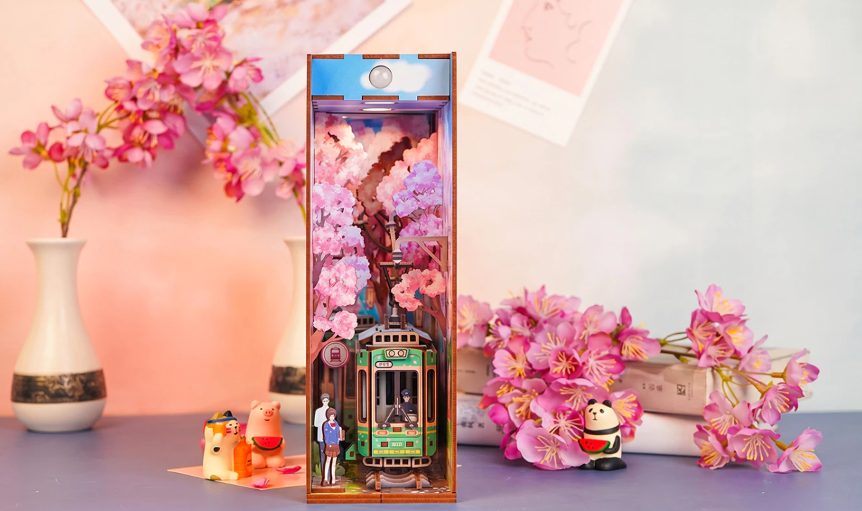 Knižní zarážka 3D Stavebnice Tonecheer Sakura's Travel