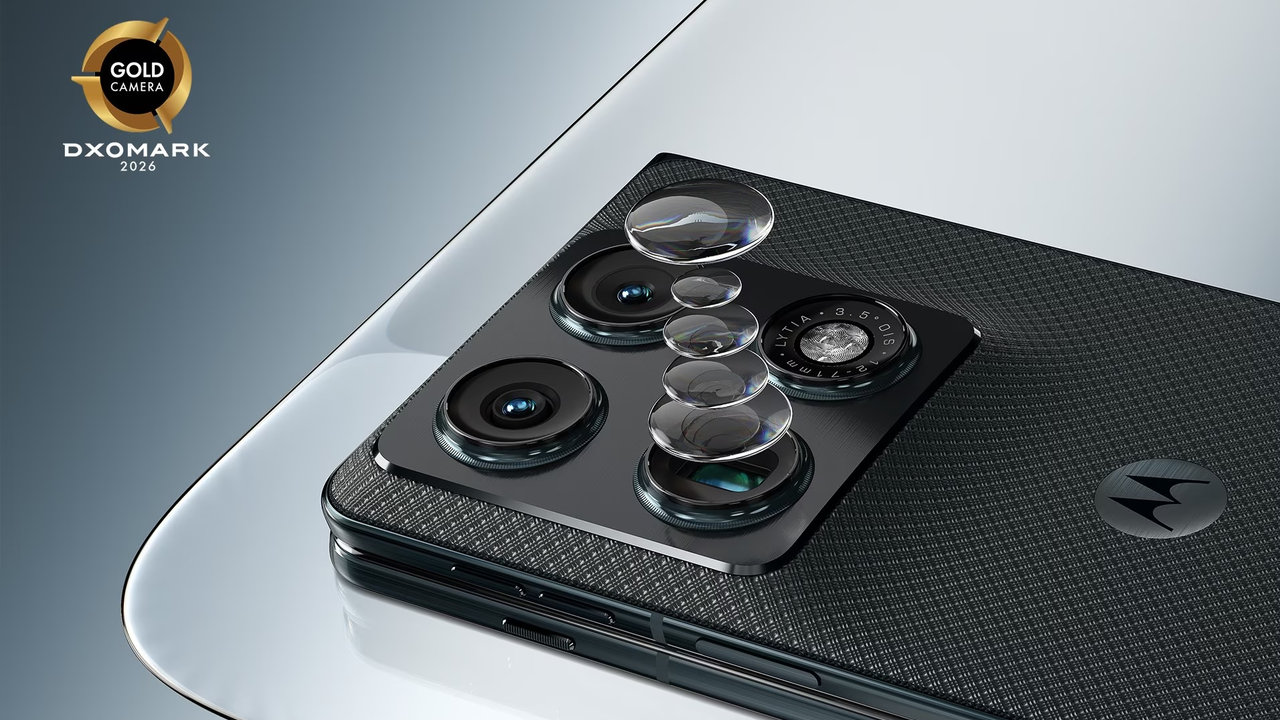 Skládací mobilní telefon Motorola Razr Fold, foto výbava