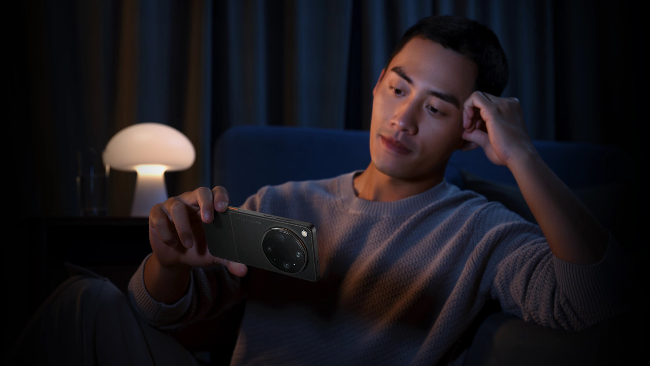 Mobilní telefon OPPO Find X9 Ultra, konektivita