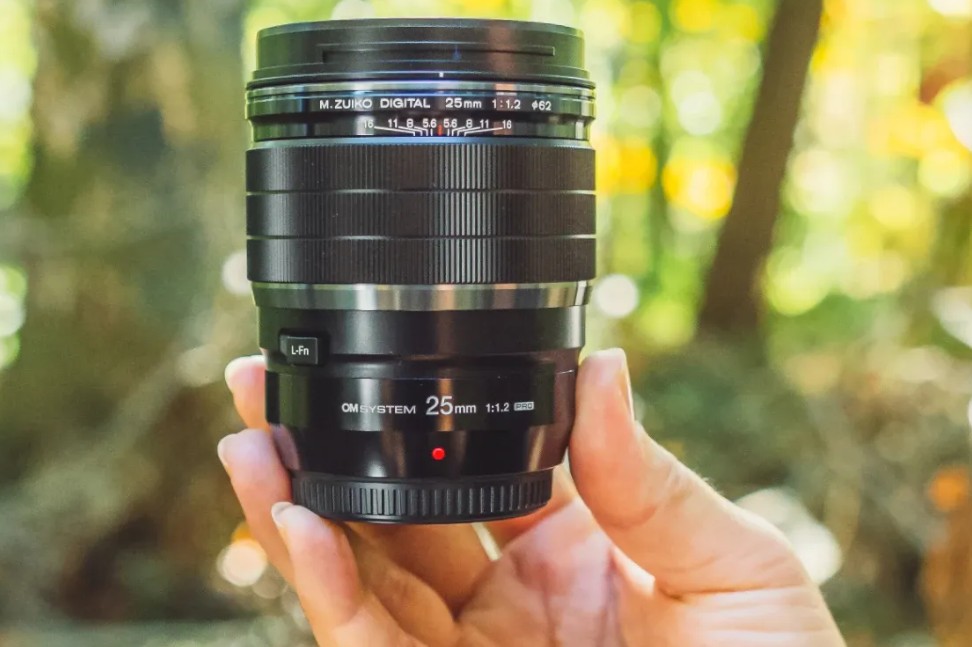 Olympus objektiv ES-M 25 mm f1.2 PRO